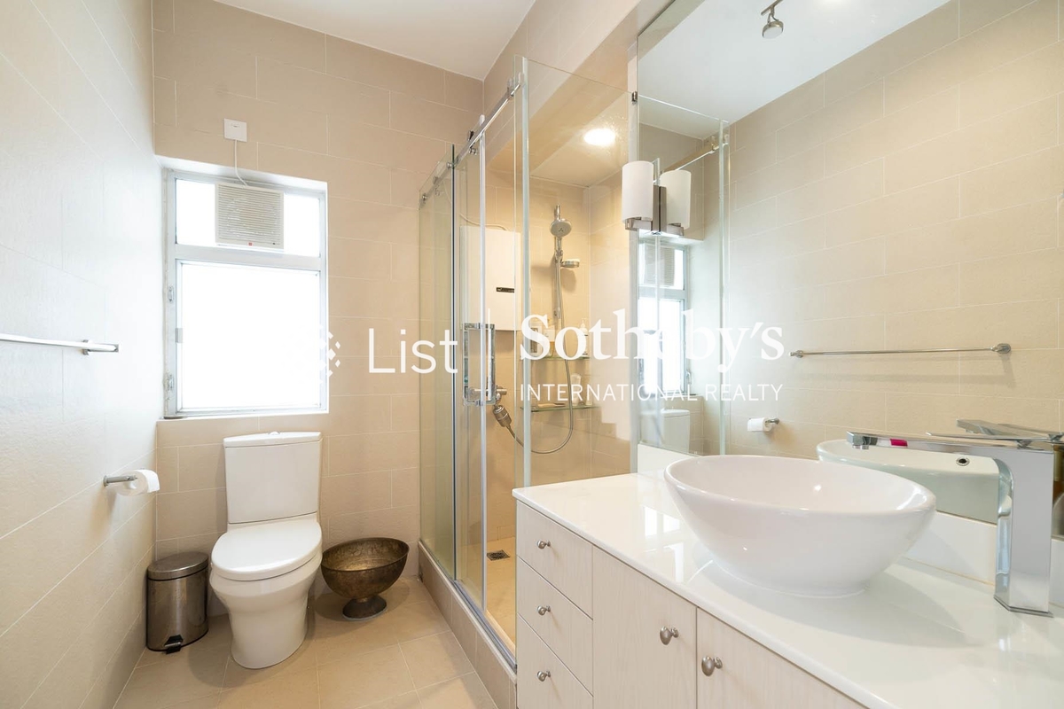 Repulse Bay Garden 麗景園 | Master Bathroom