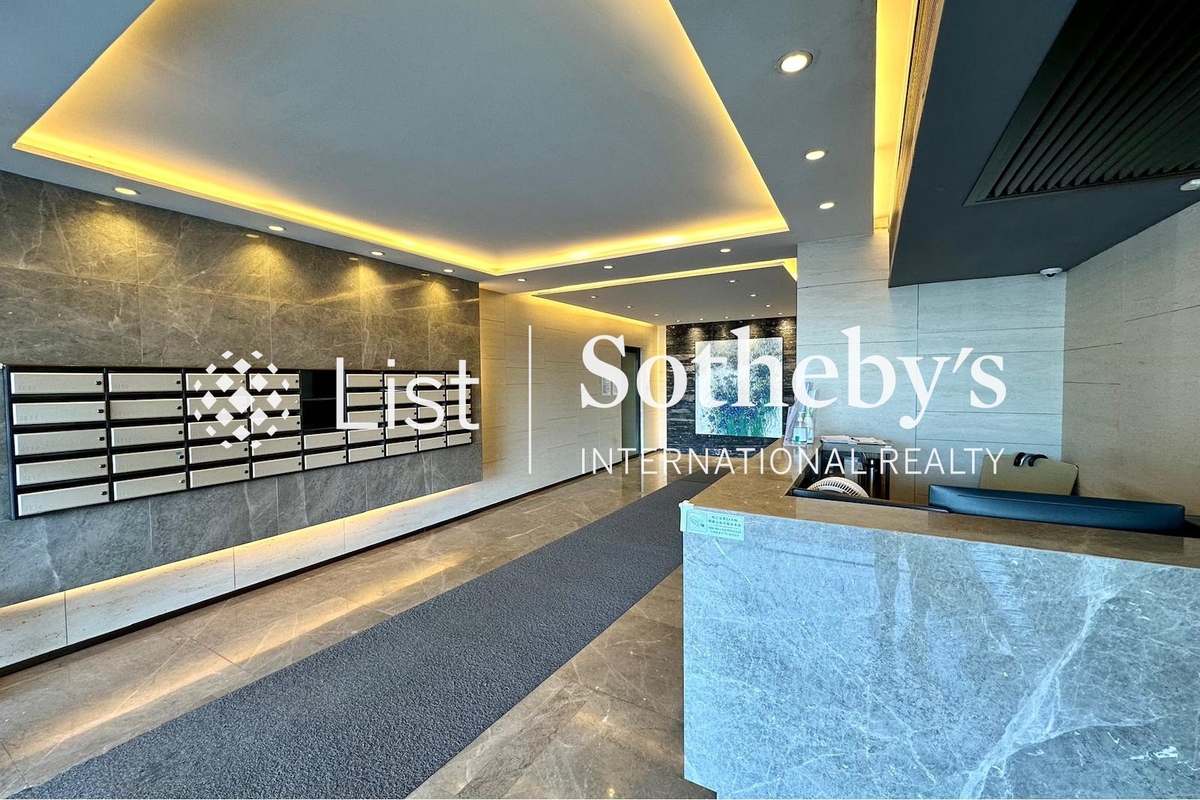 Repulse Bay Garden 麗景園 | Building Lobby