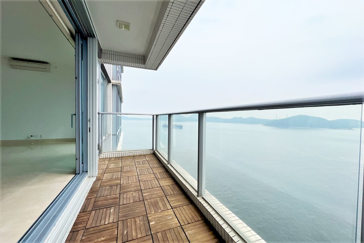 Residence Bel-Air Phase 4 Bel-Air On The Peak 贝沙湾 4期 南湾 | Balcony off Living and Dining Room