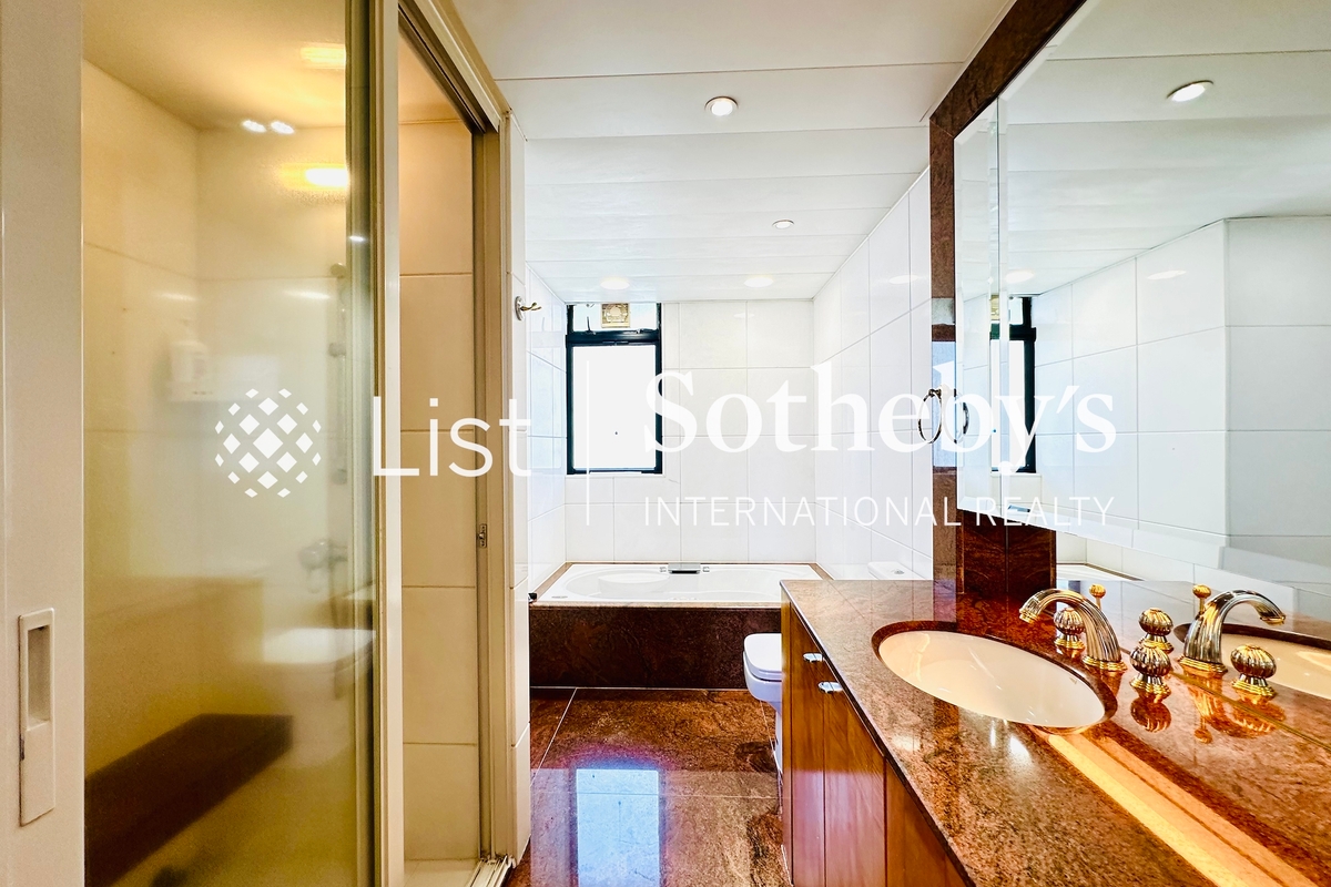Royalton 豪峰 | Master Bathroom