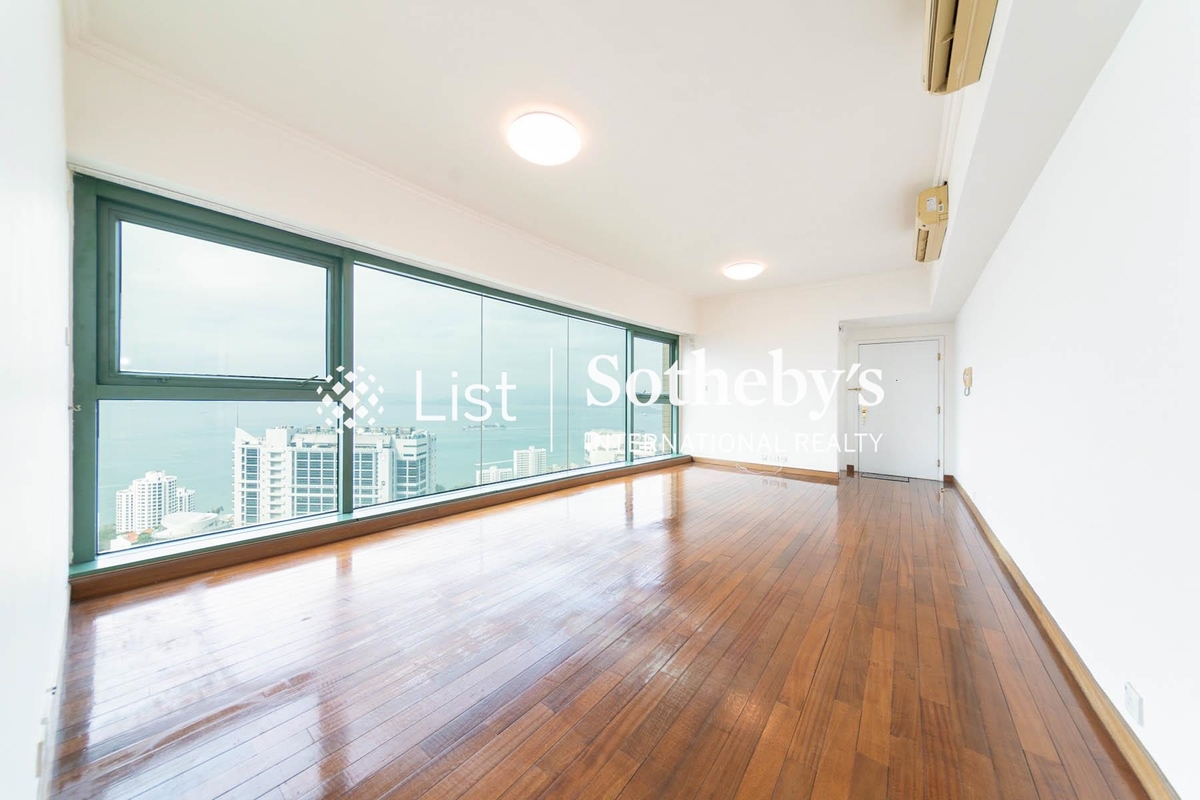 Royalton II 豪峰II | Living and Dining Room