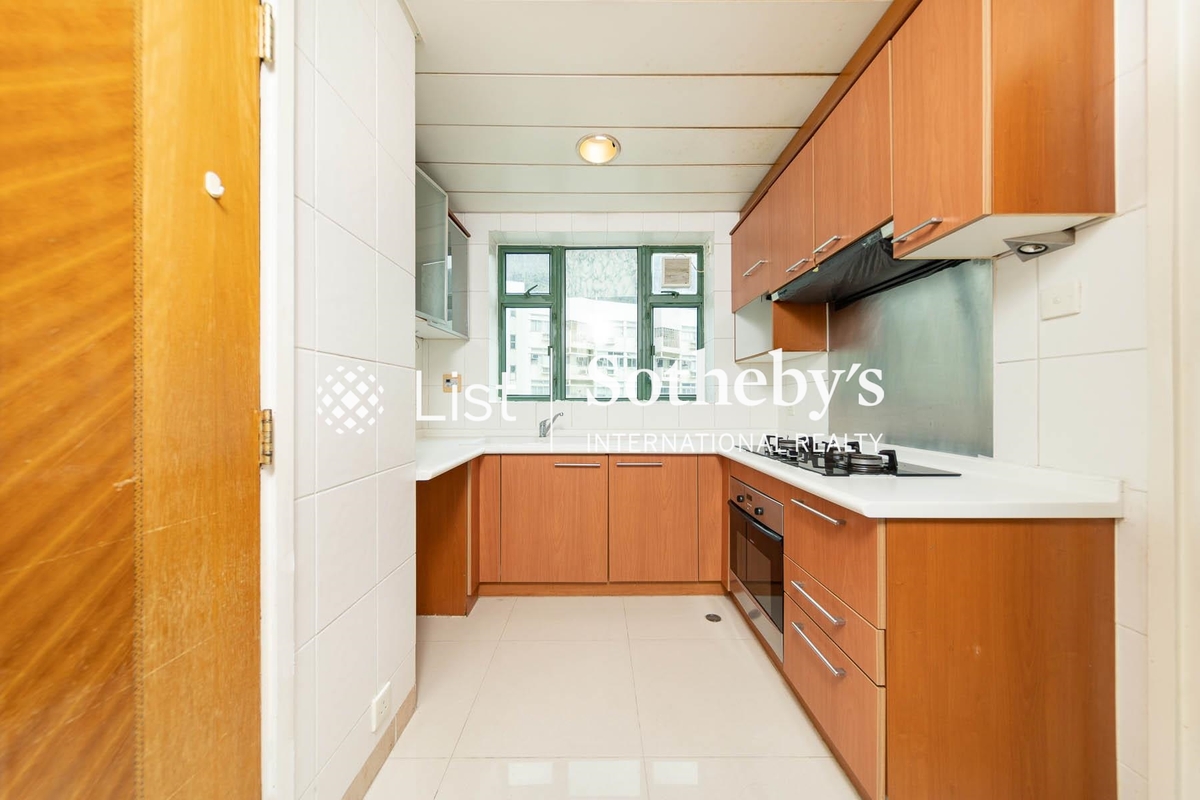 Royalton II 豪峰II | Kitchen