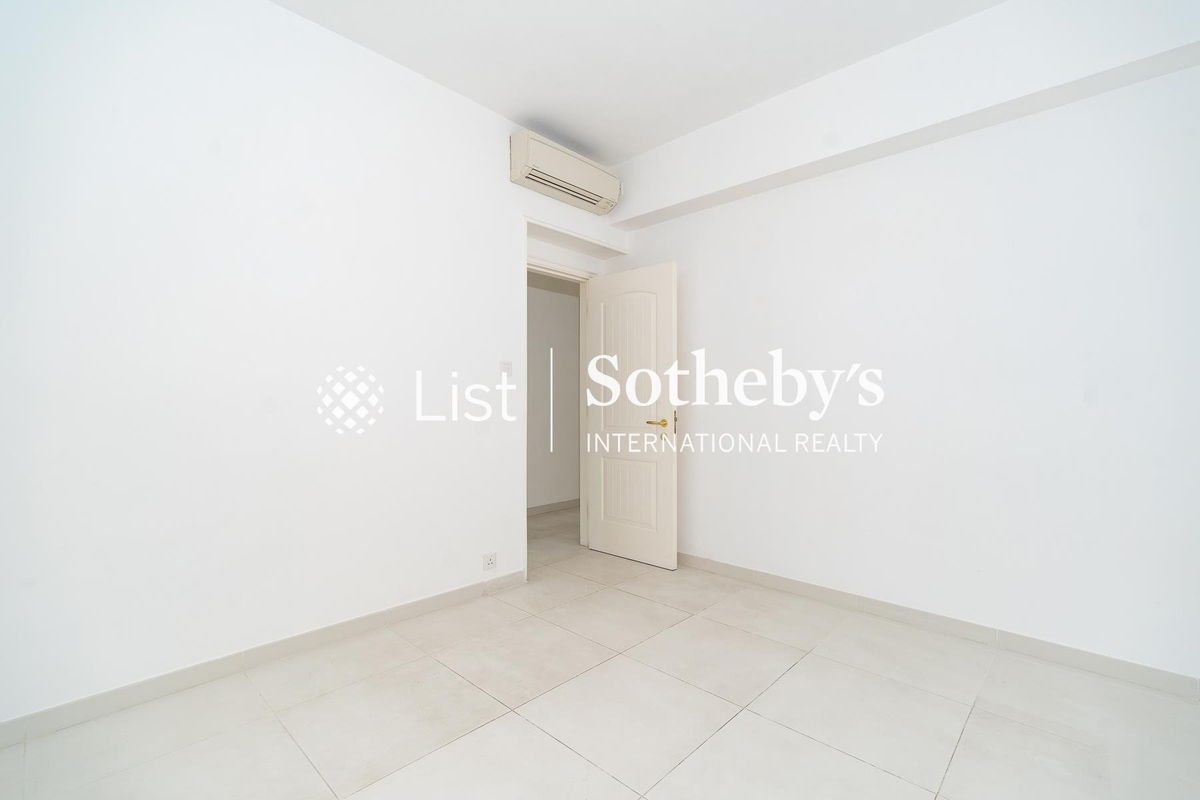 Ruby Court 嘉麟閣 | Second Bedroom