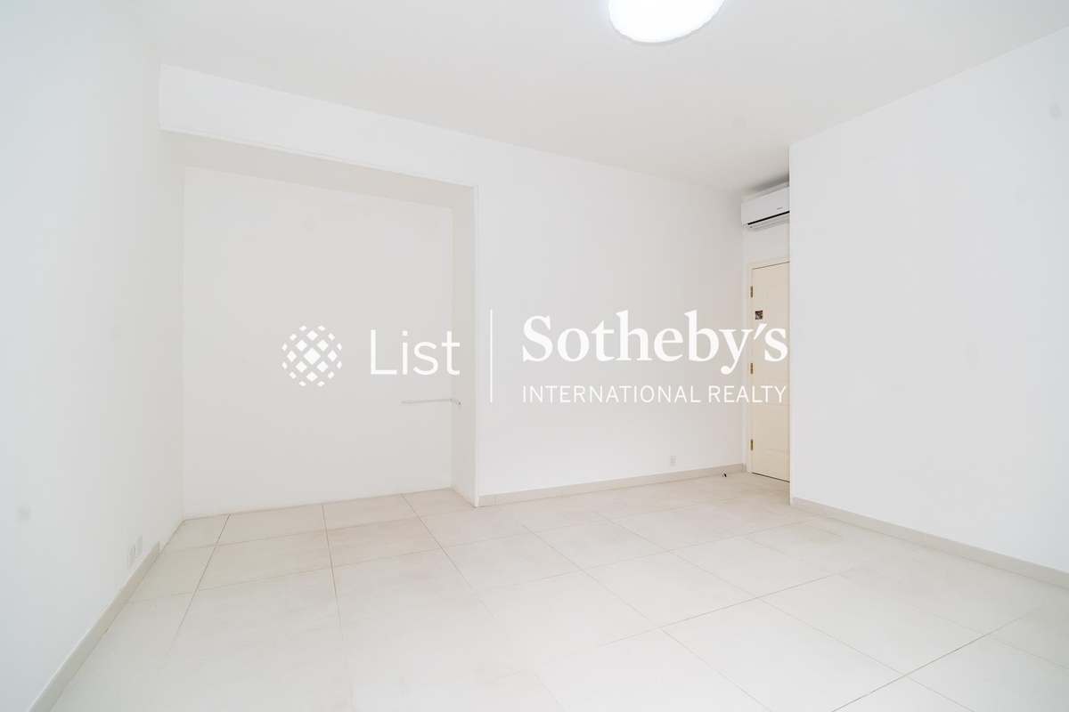 Ruby Court 嘉麟閣 | Third Bedroom