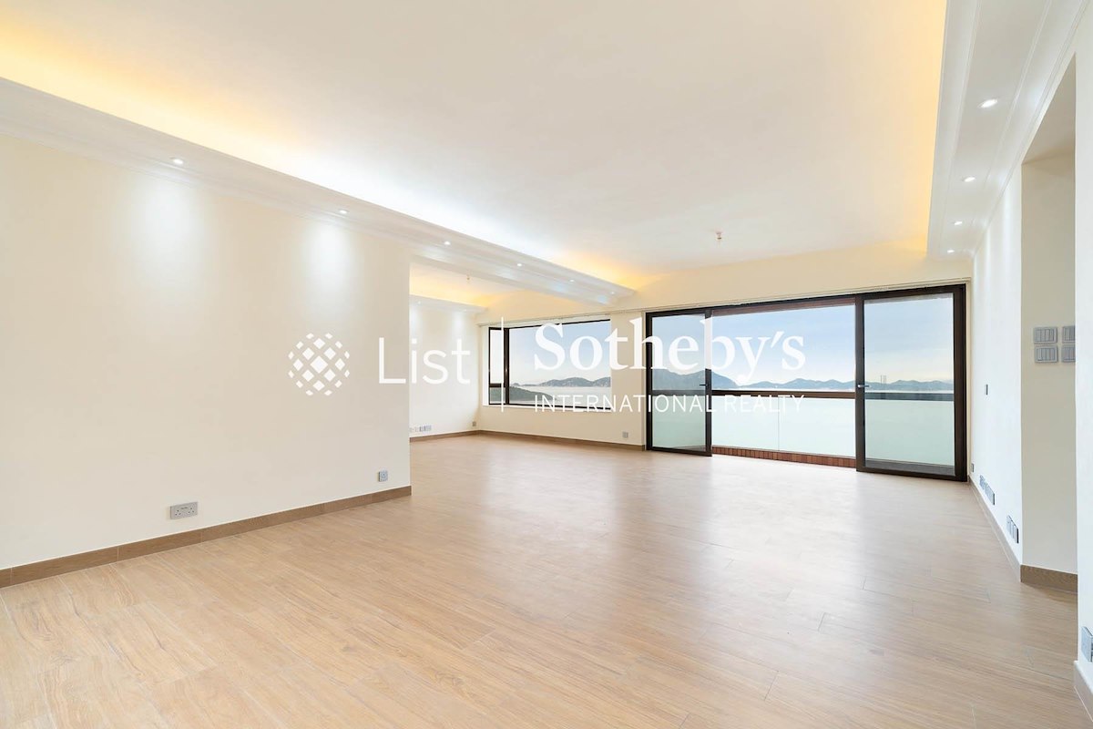 Ruby Court 嘉麟阁 | Balcony off Living and Dining Room