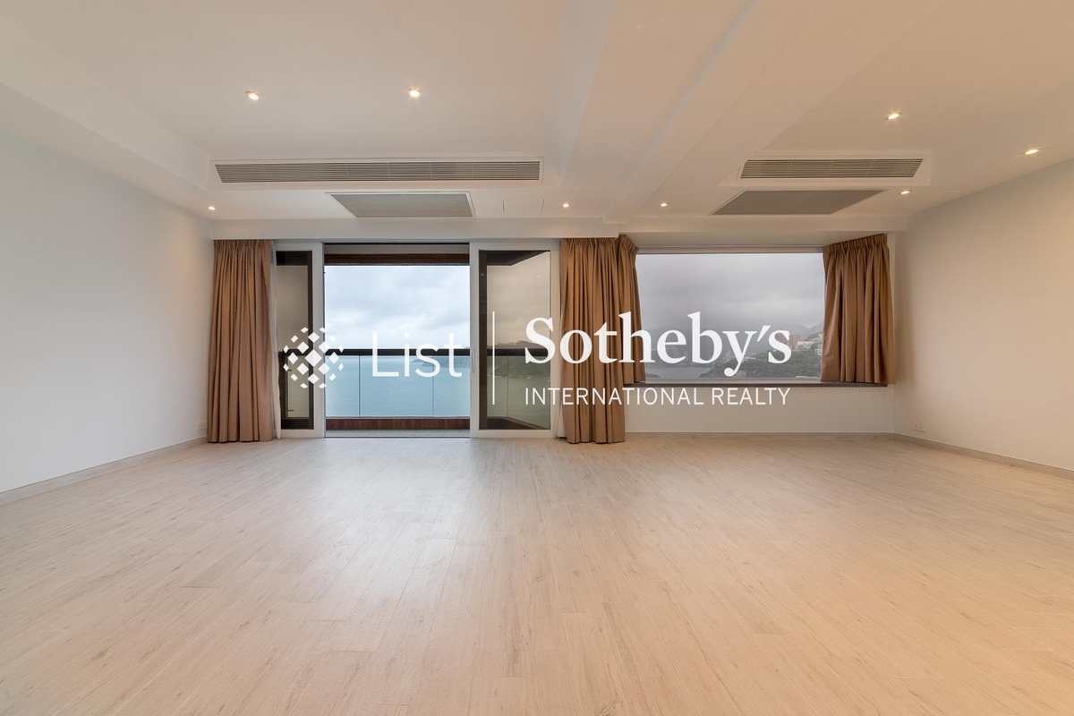 Ruby Court 嘉麟閣 | Living and Dining Room