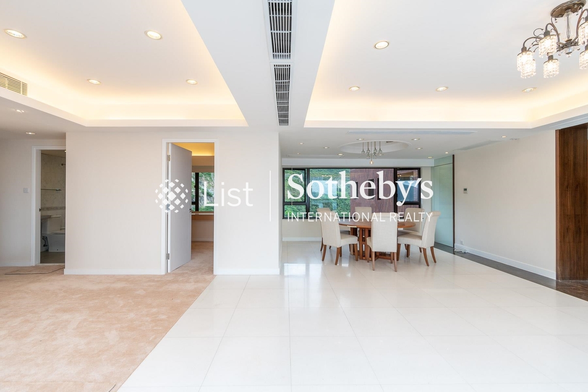 Ruby Court 嘉麟閣 | Living and Dining Rooms