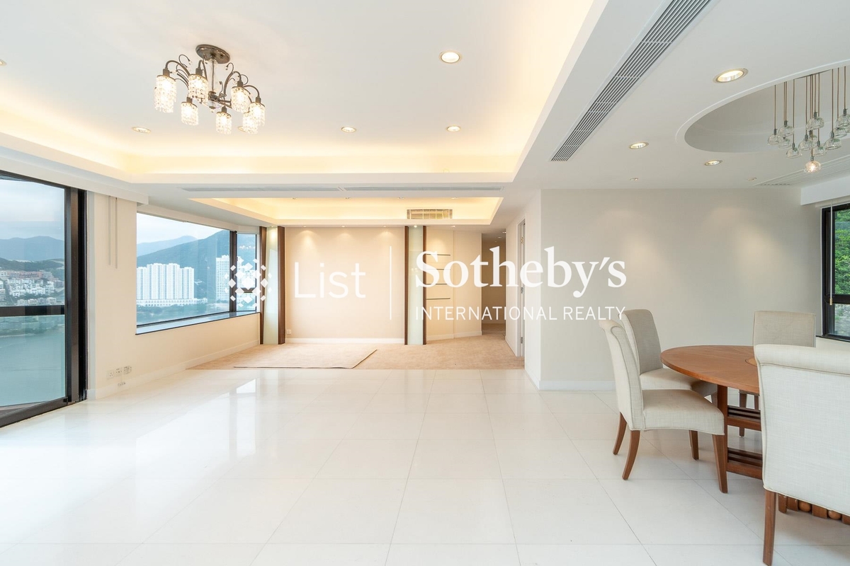 Ruby Court 嘉麟閣 | Living and Dining Rooms