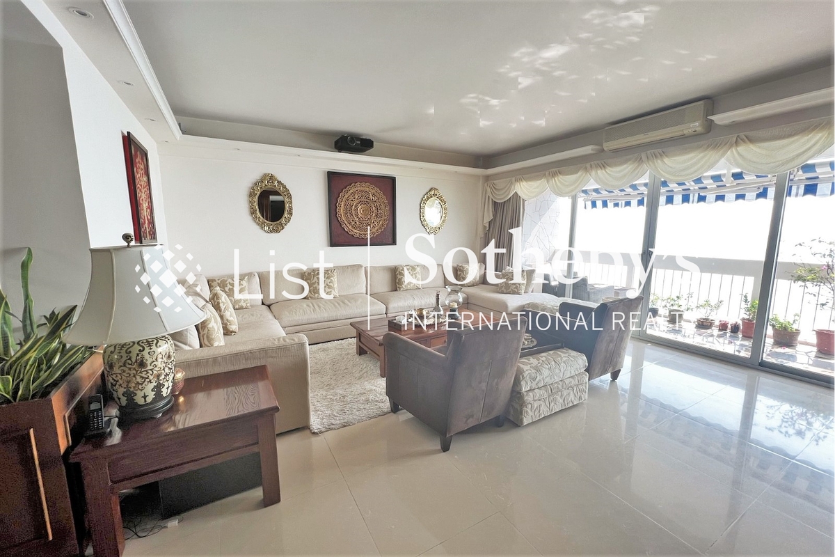 Scenic Villas 美景臺 | Living and Dining Room