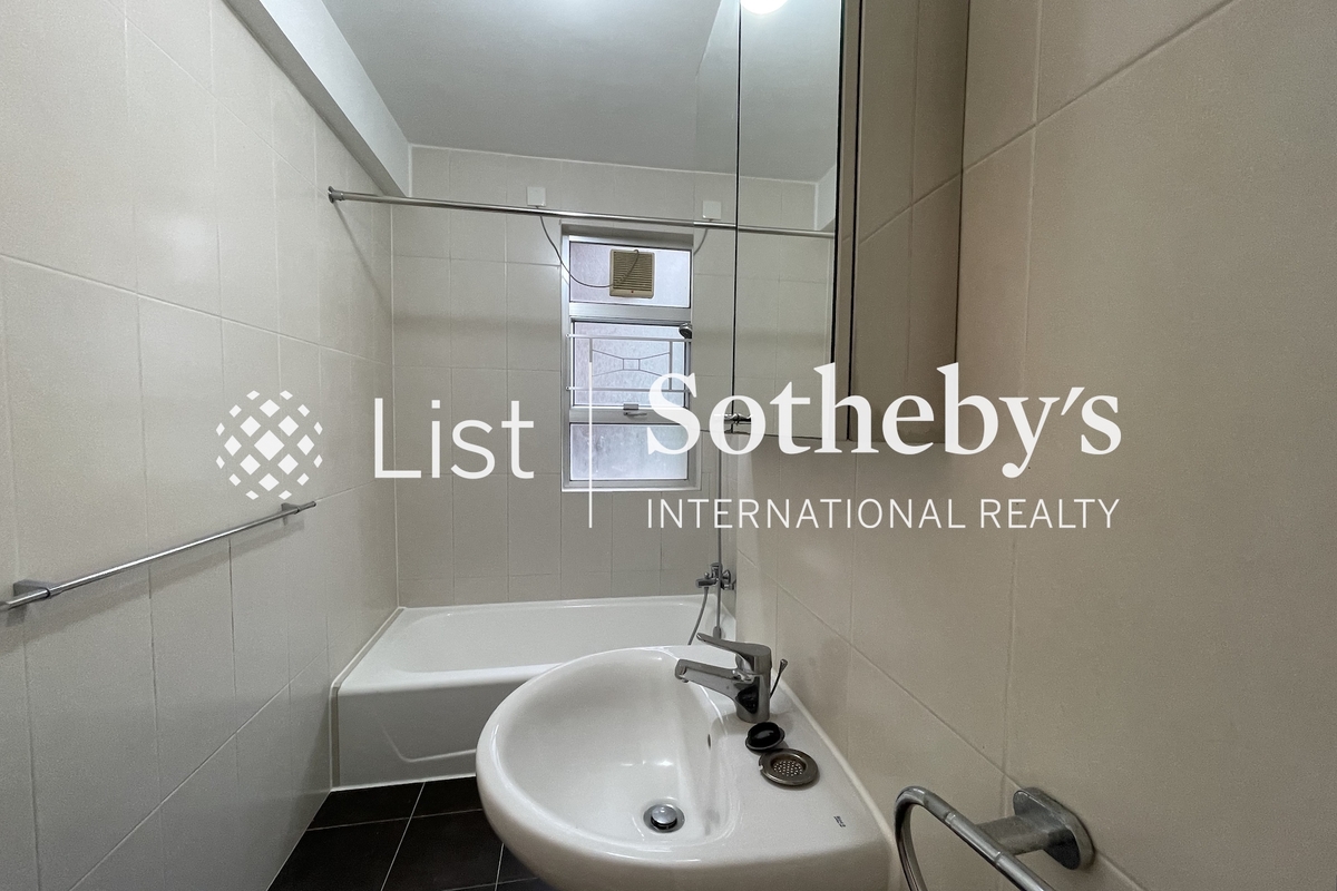 Scenic Villas 美景台 | Second En-suite Bathroom