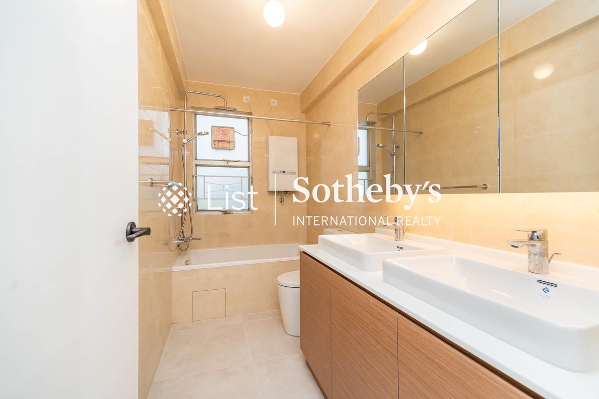 Scenic Villas 美景臺 | Master Bathroom