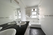 Scenic Villas 美景臺 | Master Bathroom
