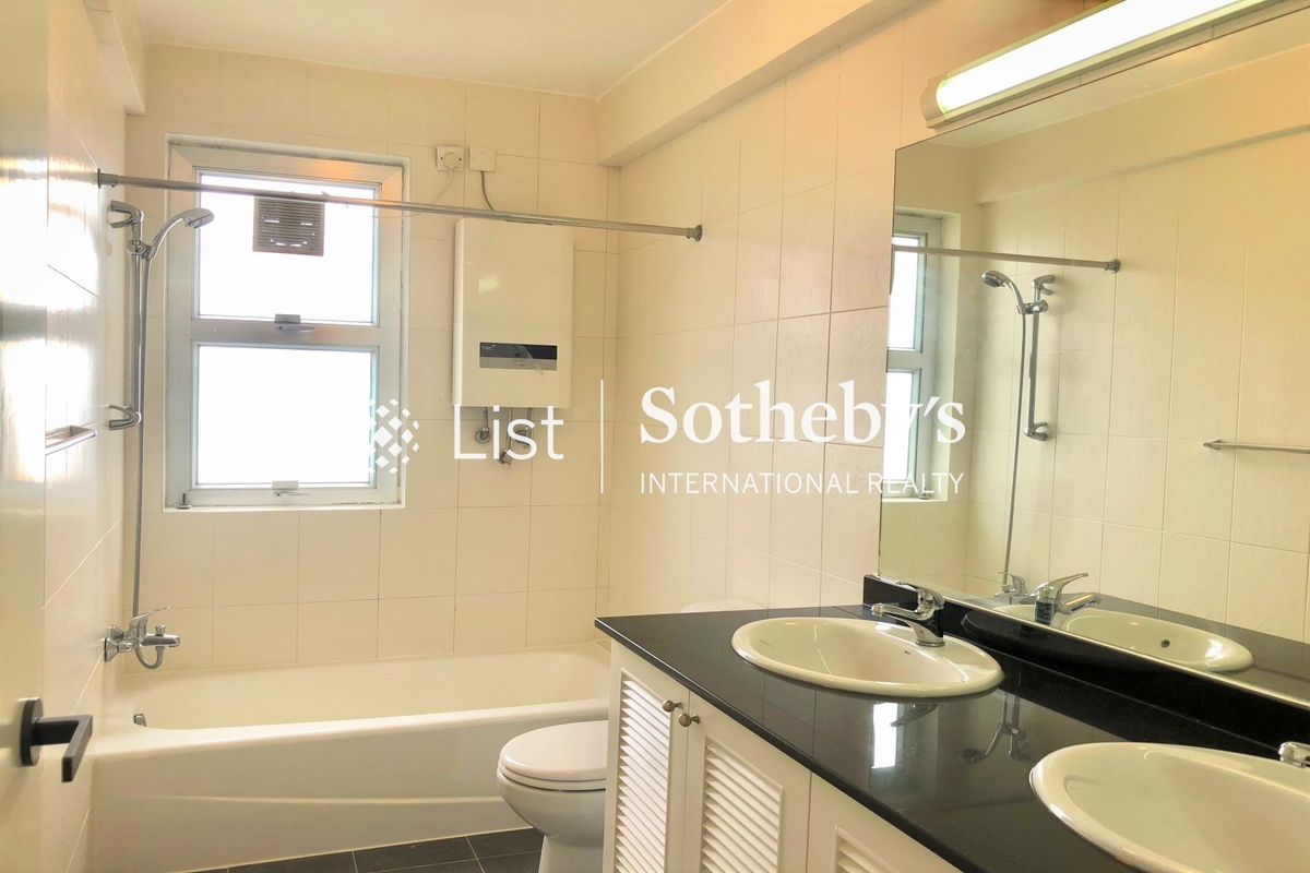 Scenic Villas 美景臺 | Master Bathroom