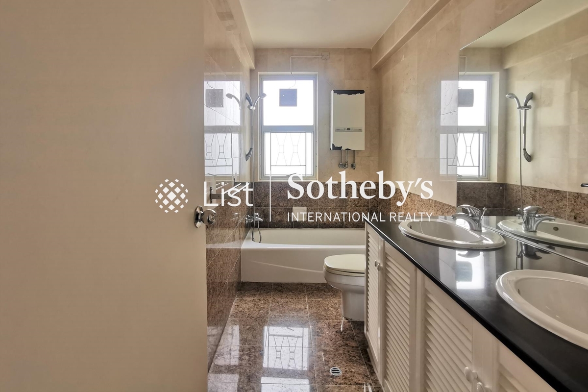 Scenic Villas 美景臺 | Master Bathroom