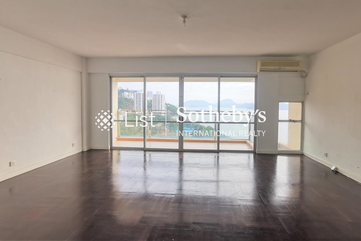 Scenic Villas 美景臺 | Living and Dining Room