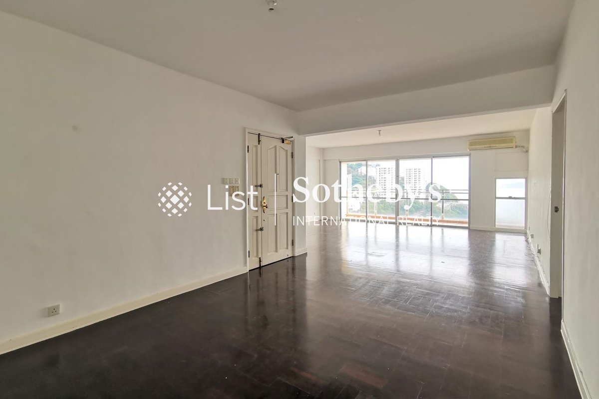 Scenic Villas 美景臺 | Living and Dining Room