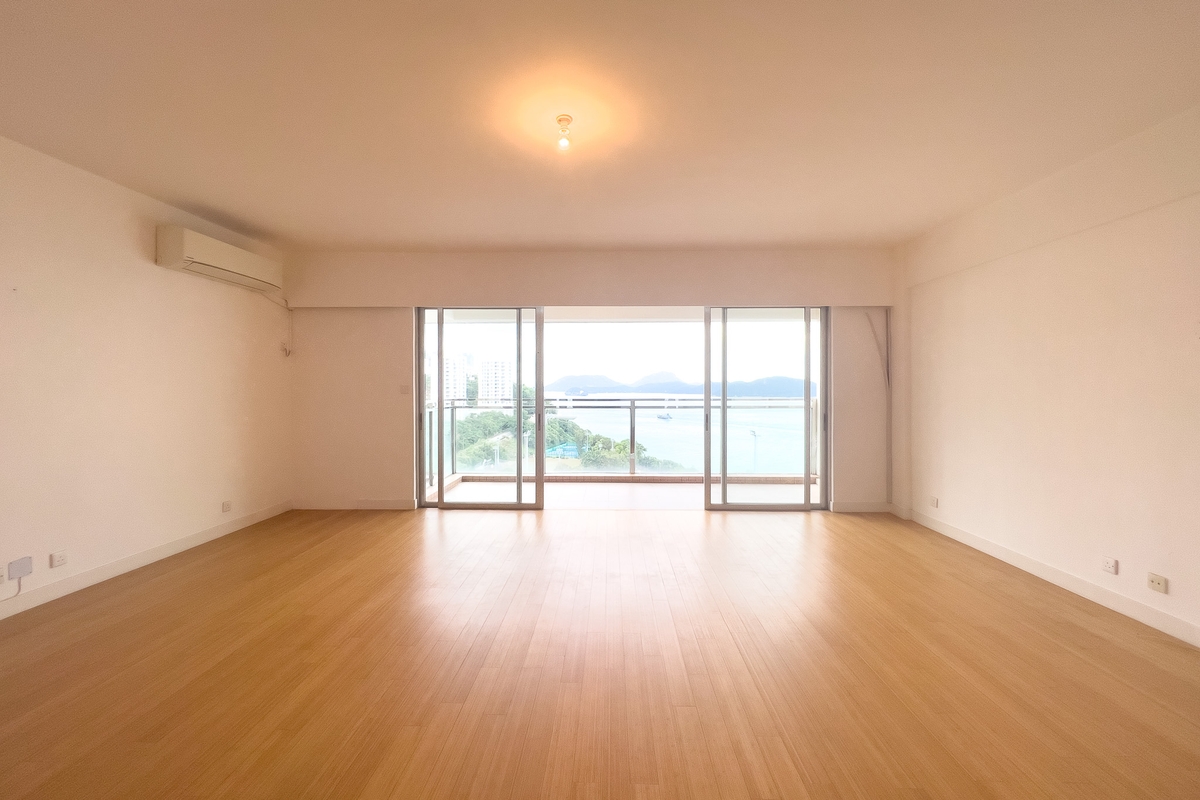 Scenic Villas 美景臺 | Living and Dining Room