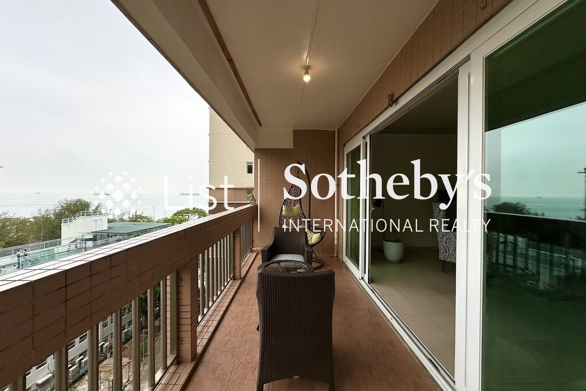 Scenic Villas 美景臺 | Balcony off Living Room