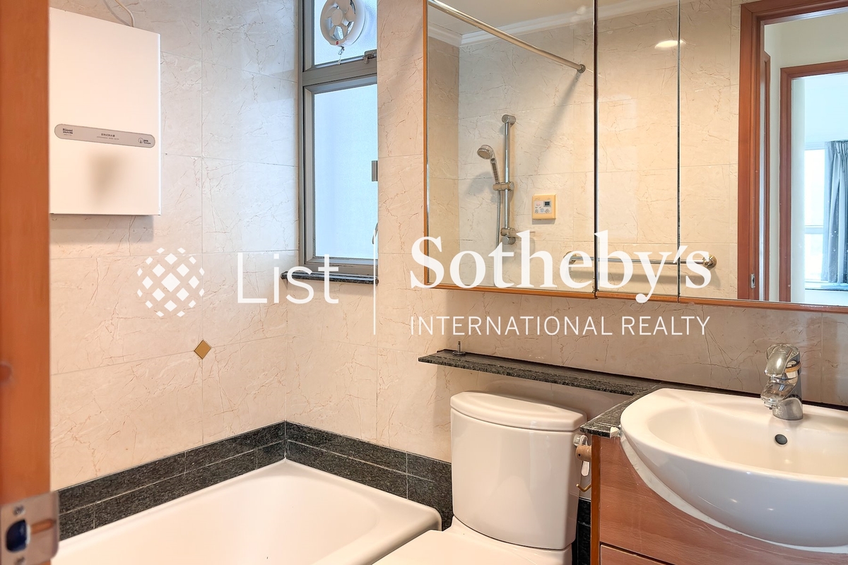 Sham Wan Towers 深湾轩 | Guest Bathroom