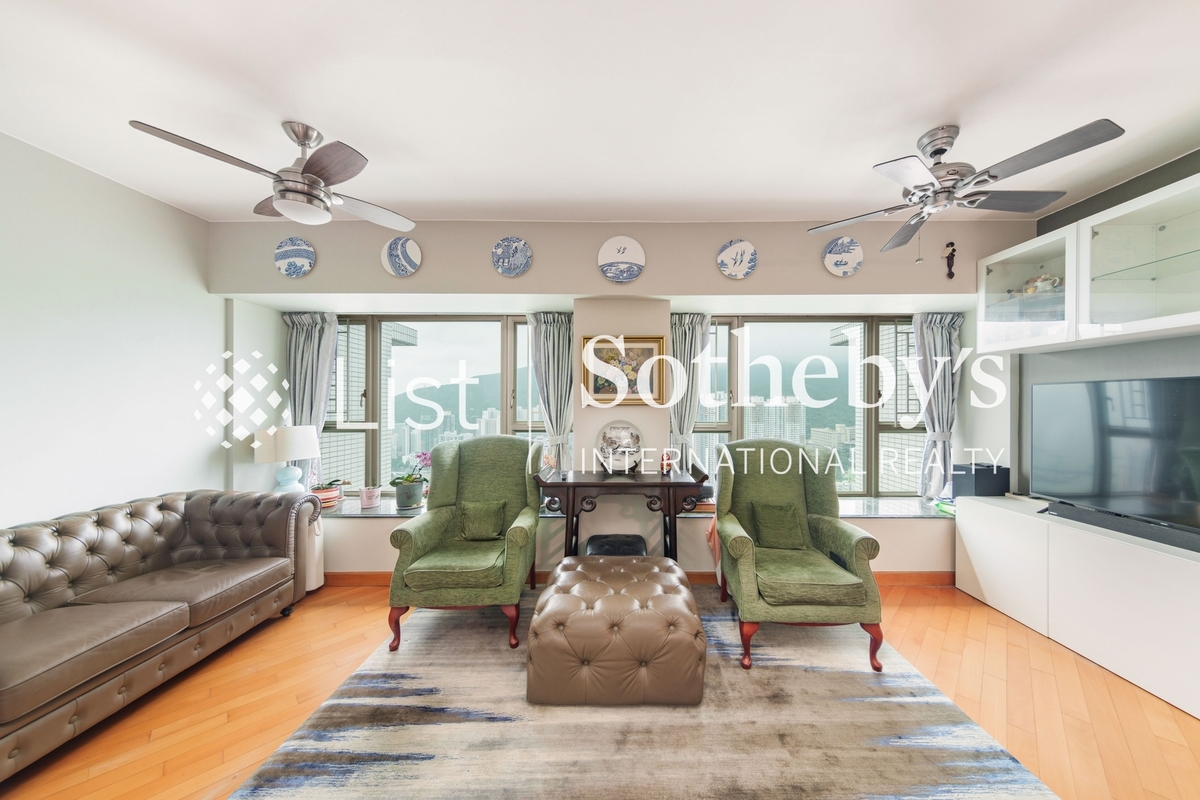 Sham Wan Towers 深灣軒 | Living and Dining Room