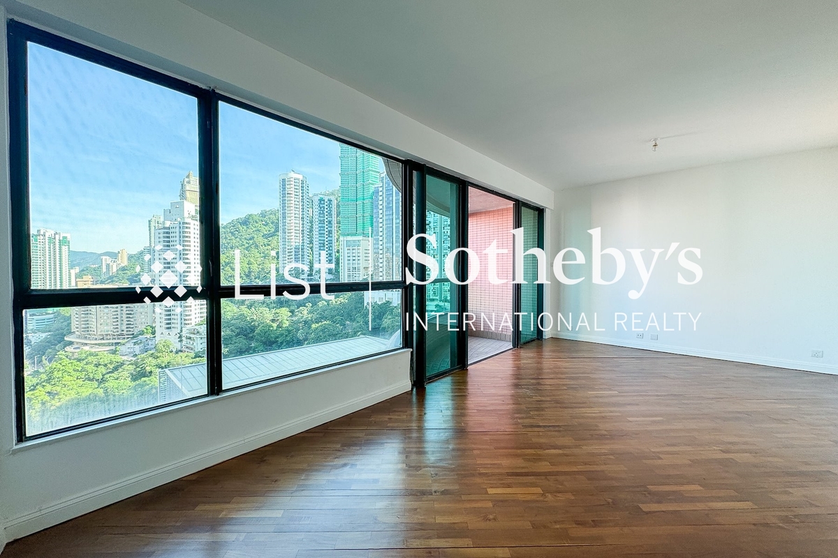 Dynasty Court 帝景園 | Living and Dining Room