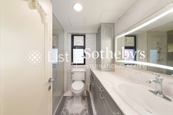 Dynasty Court 帝景園 | Guest Bathroom