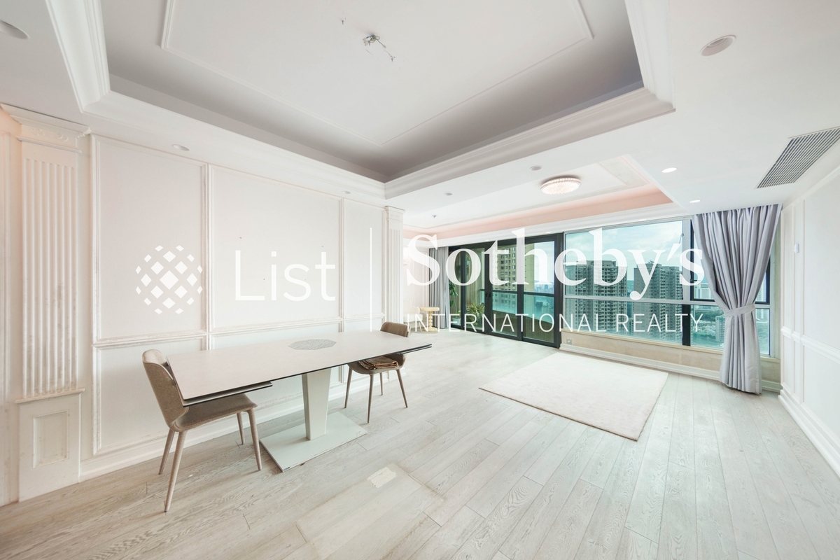 Dynasty Court 帝景園 | Living and Dining Room