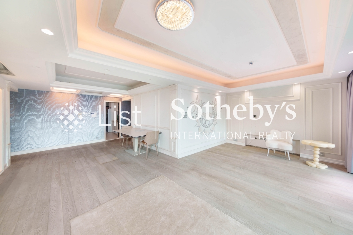 Dynasty Court 帝景園 | Living and Dining Room