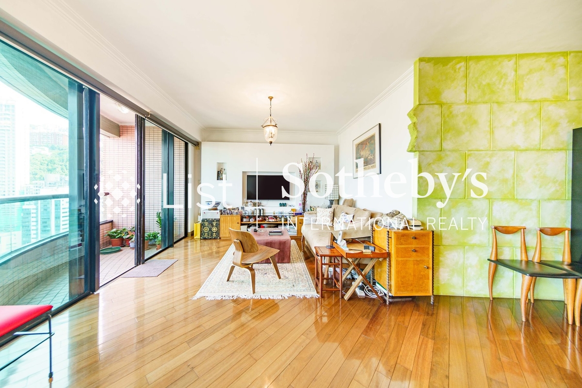 Dynasty Court 帝景園 | Living Room