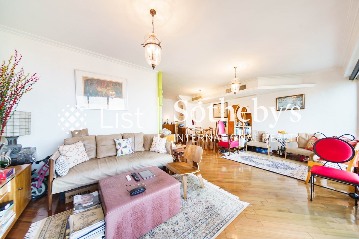 Dynasty Court 帝景園 | Living Room