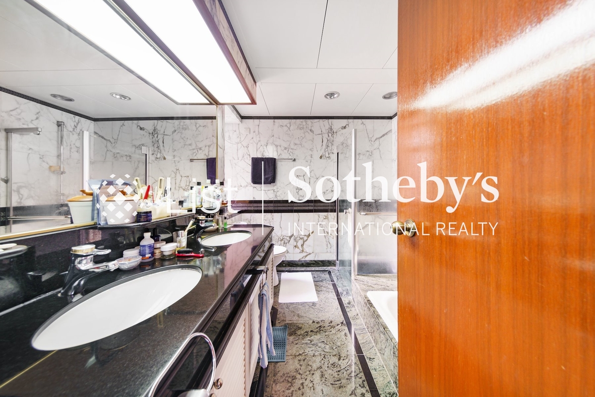 Dynasty Court 帝景園 | Master Bathroom