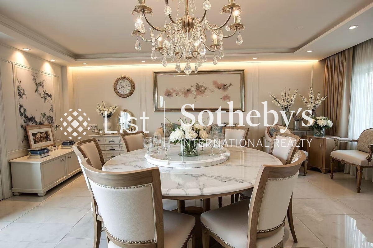 Clovelly Court 嘉富麗苑 | Living and Dining Room