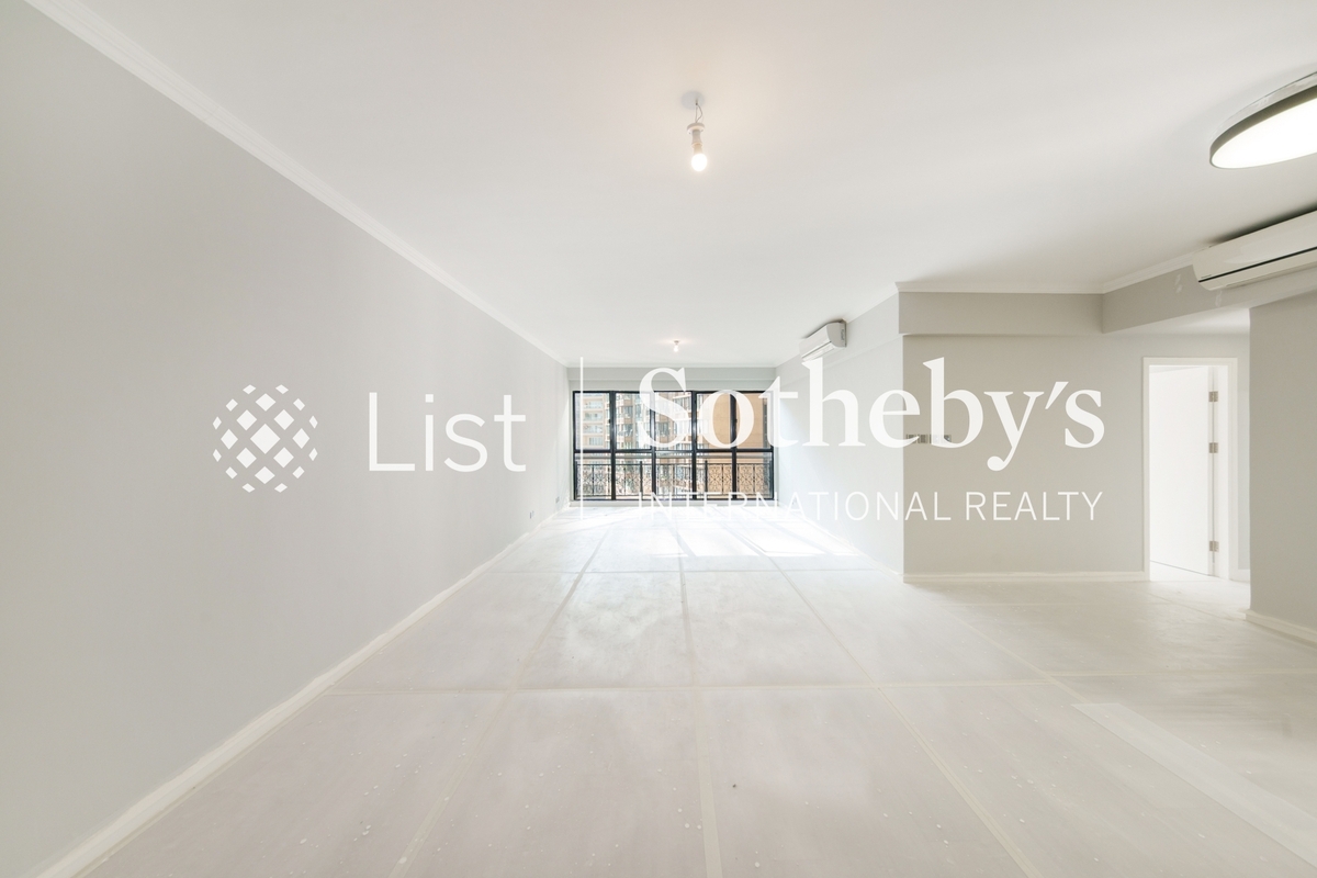 Clovelly Court 嘉富麗苑 | Living and Dining Room