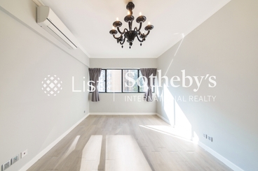 Clovelly Court 嘉富麗苑 | 