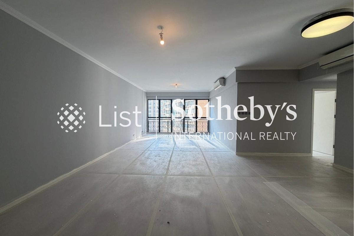 Clovelly Court 嘉富麗苑 | Living and Dining Room