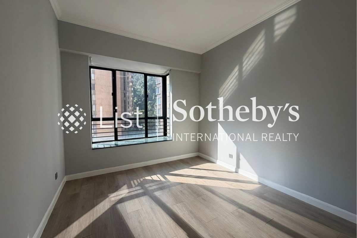 Clovelly Court 嘉富麗苑 | Third Bedroom