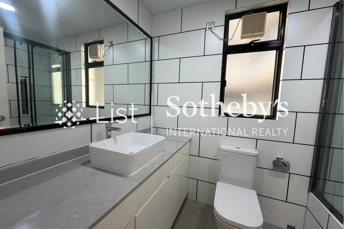 Clovelly Court 嘉富麗苑 | Master Bathroom