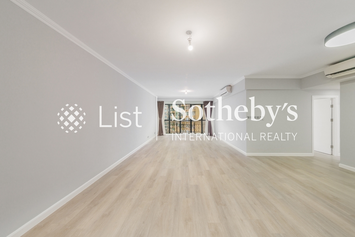 Clovelly Court 嘉富麗苑 | Living and Dining Room