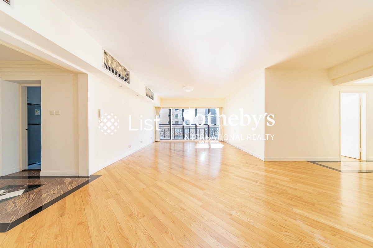 Clovelly Court 嘉富麗苑 | Living and Dining Room