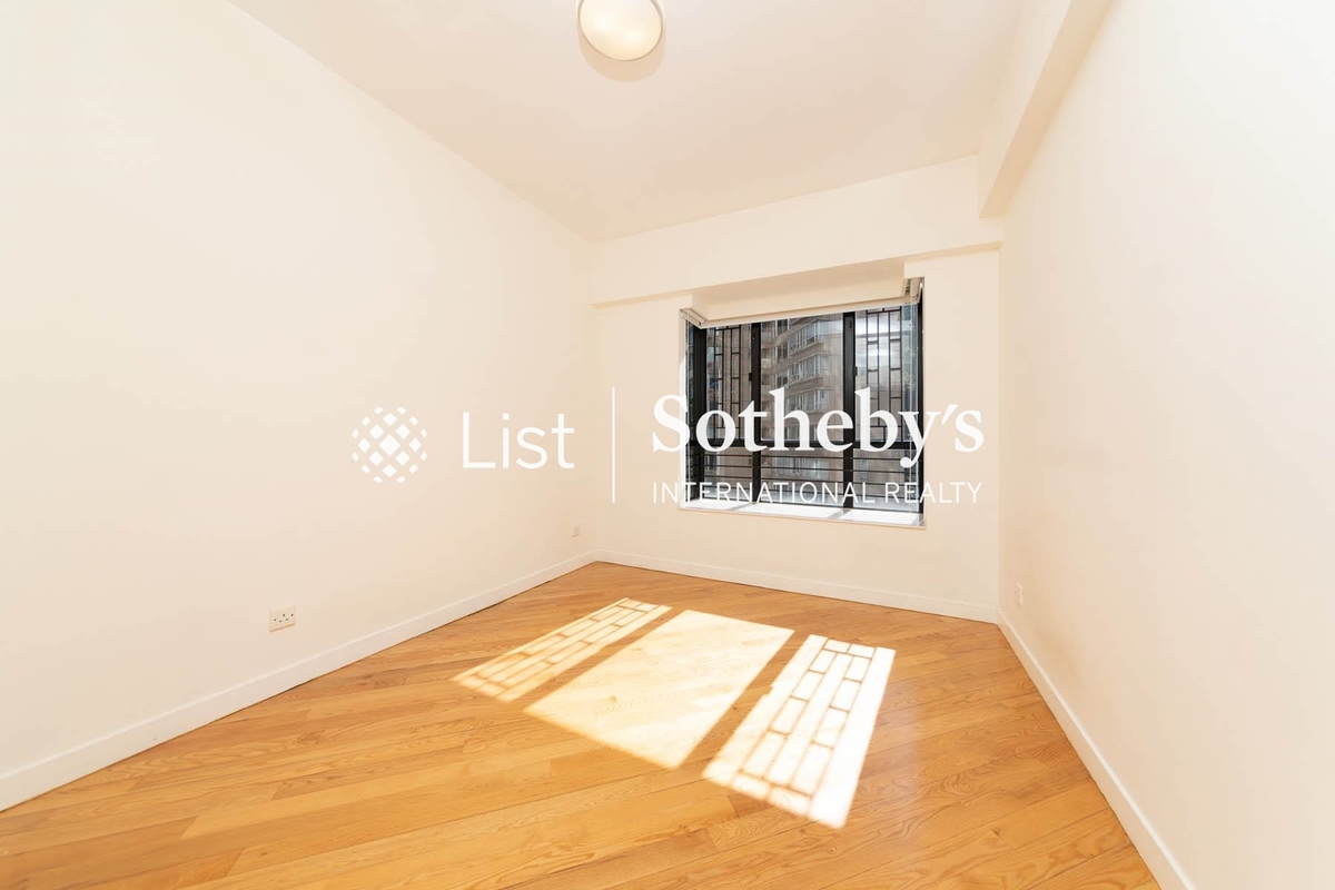 Clovelly Court 嘉富麗苑 | Third Bedroom