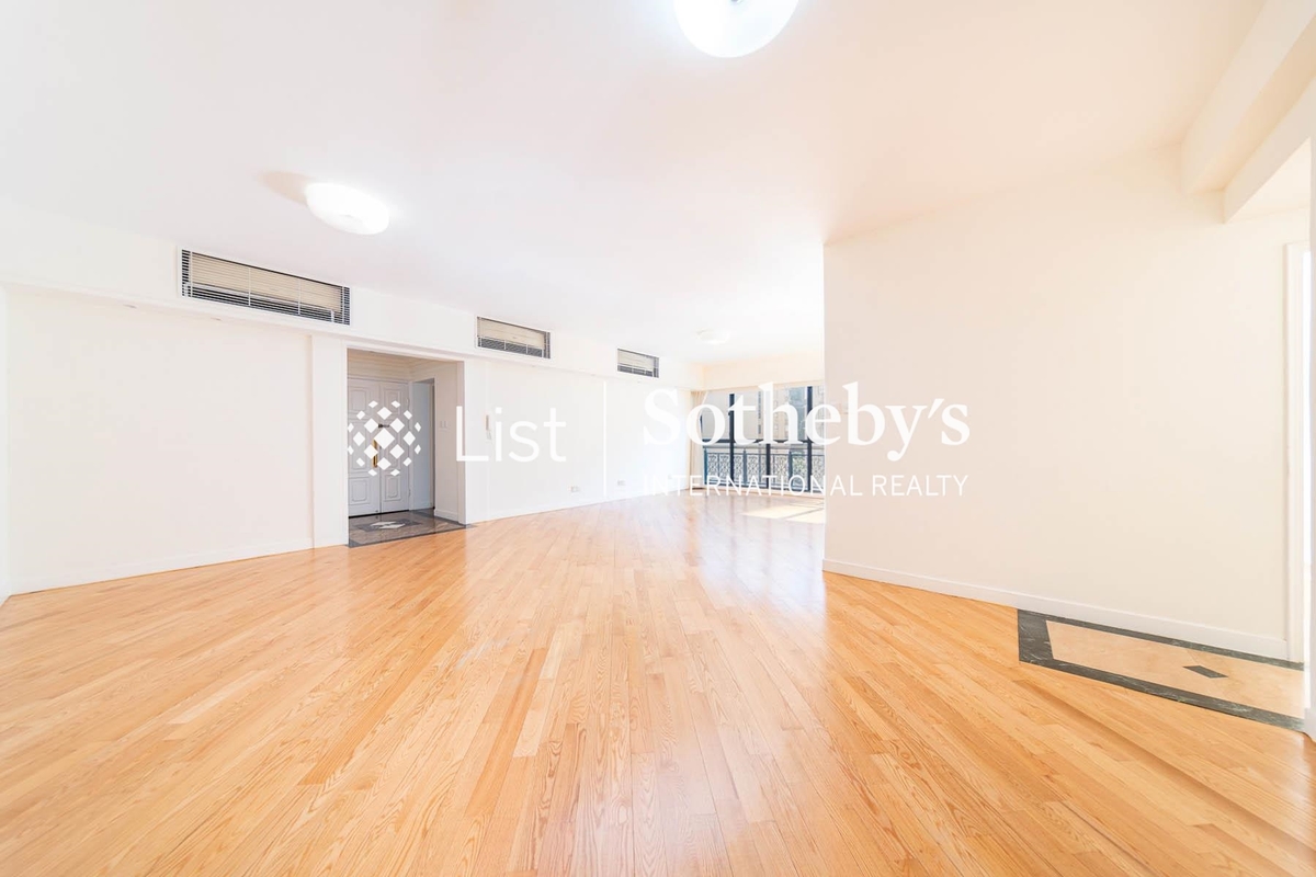 Clovelly Court 嘉富麗苑 | Living and Dining Room