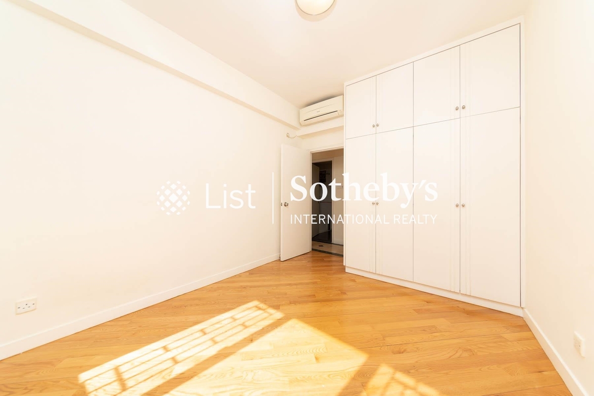Clovelly Court 嘉富麗苑 | Third Bedroom