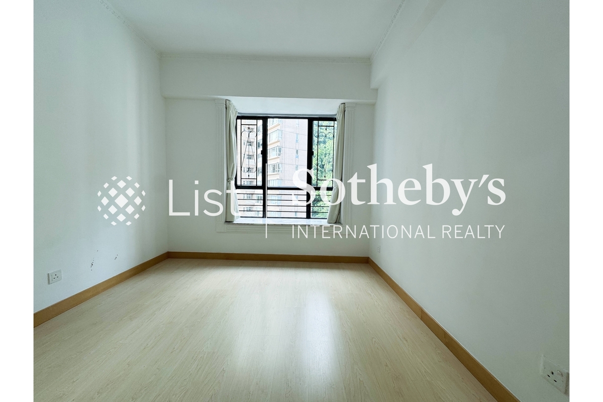 Clovelly Court 嘉富麗苑 | Third Bedroom