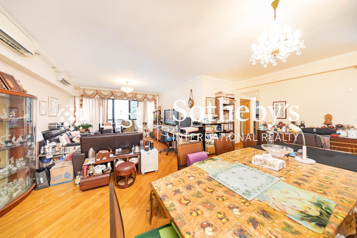 Clovelly Court 嘉富麗苑 | Living and Dining Room