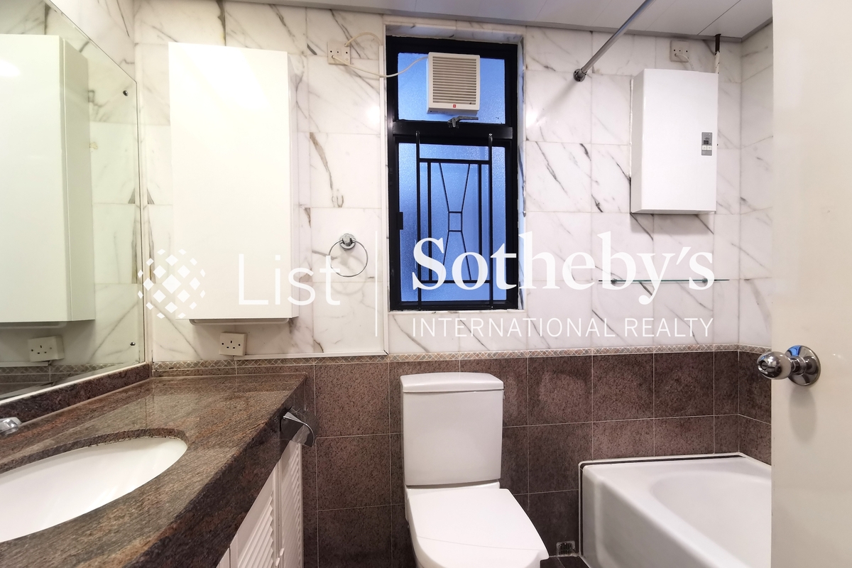 Clovelly Court 嘉富麗苑 | Master Bathroom