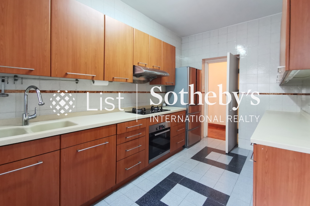 Clovelly Court 嘉富麗苑 | Kitchen