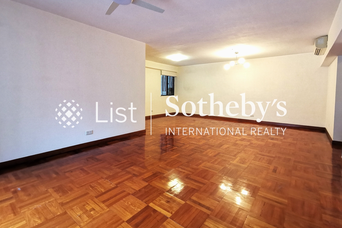 Clovelly Court 嘉富麗苑 | Living and Dining Room