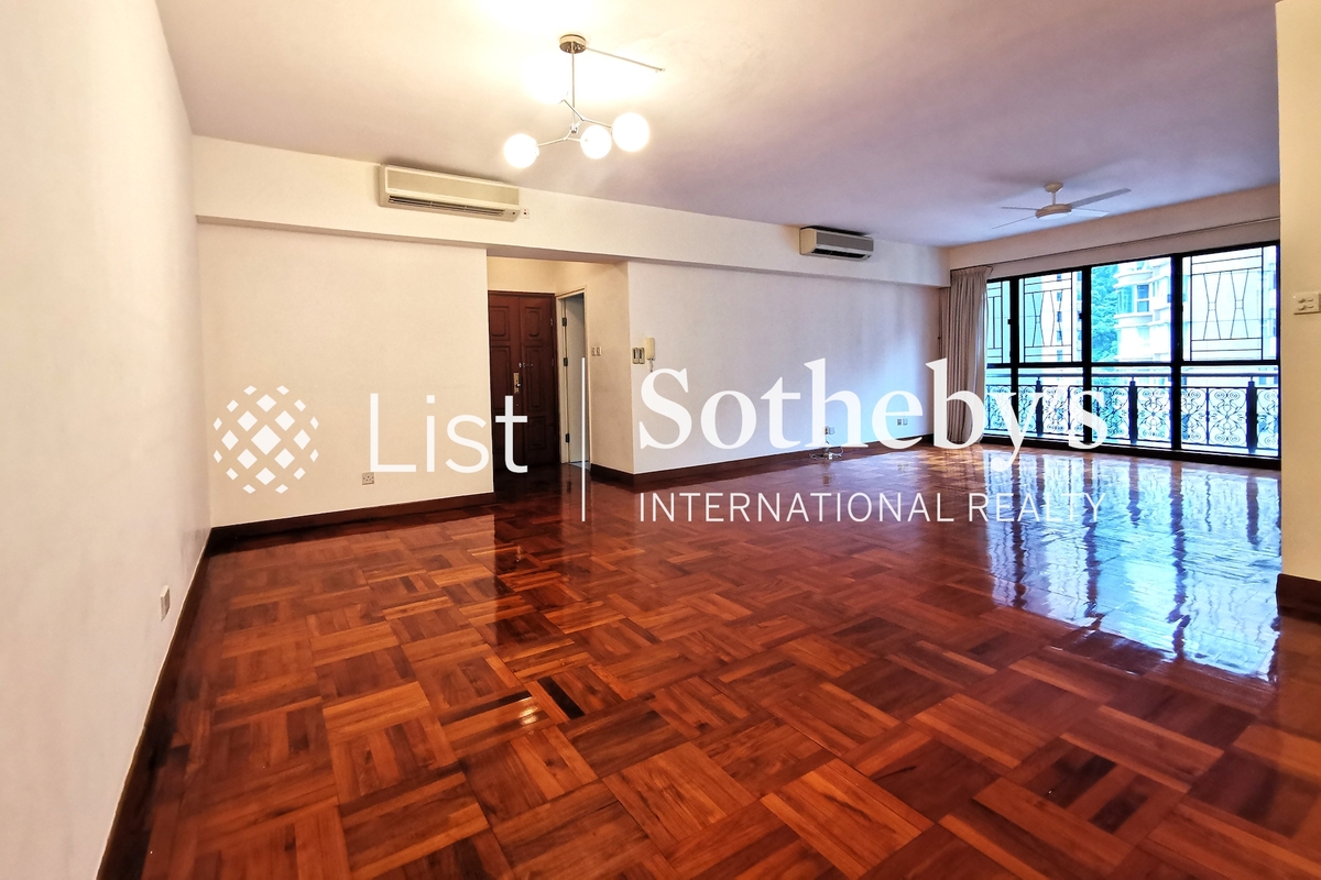 Clovelly Court 嘉富麗苑 | Living and Dining Room