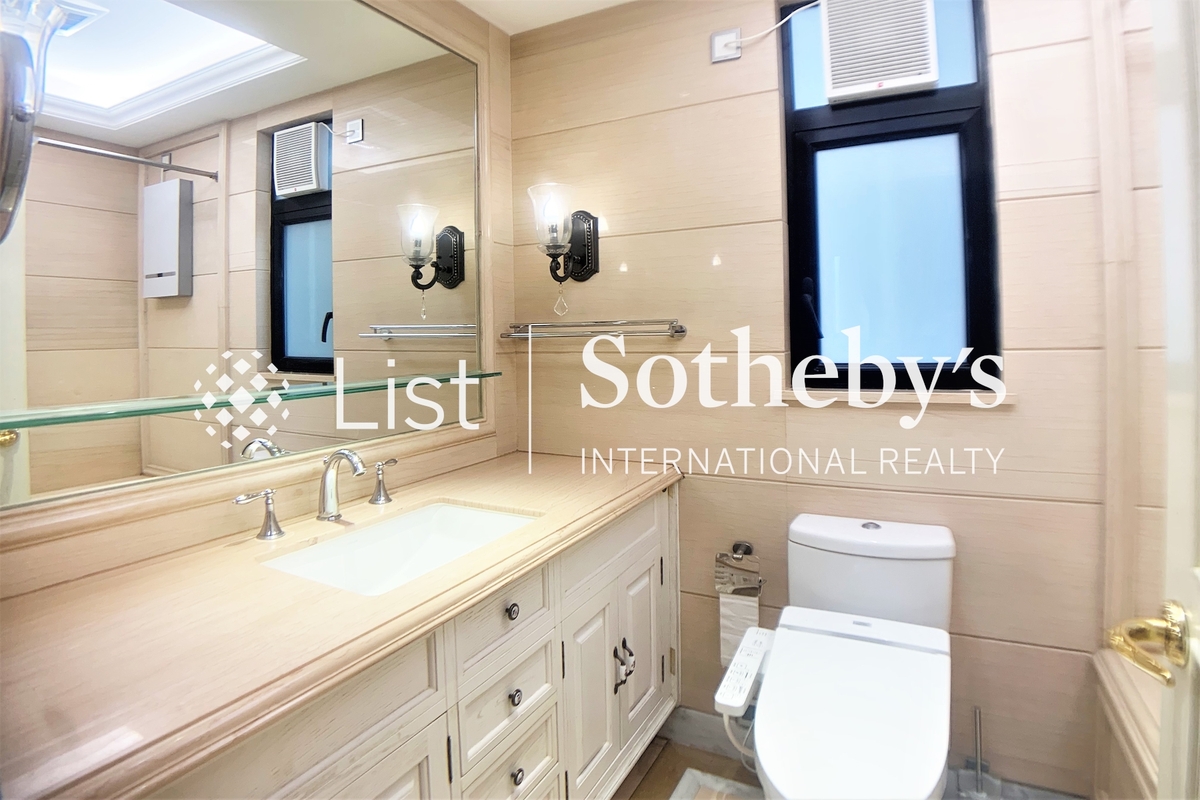 Clovelly Court 嘉富麗苑 | Master Bathroom