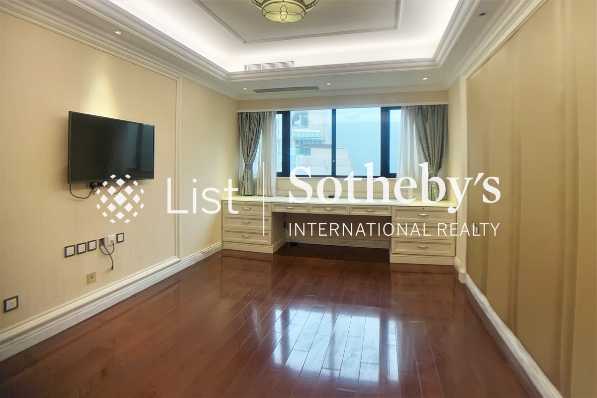 Clovelly Court 嘉富麗苑 | Master Bedroom